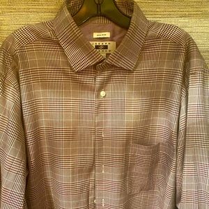 Mens modern fit Joseph Abboud sport shirt.